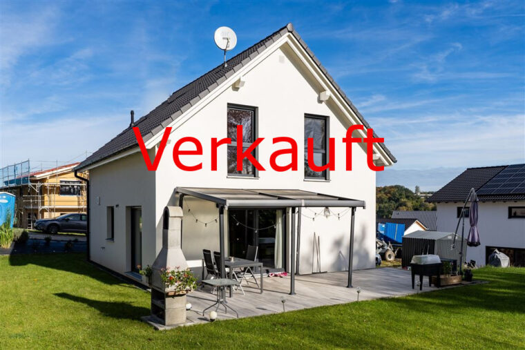 Rubrik Verkauf mit Haus und Schlüssel von SchmidlkoferImmobilien Florian Schmidlkofer Loiching 