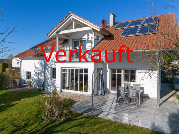 Rubrik Verkauf mit Haus und Schlüssel von SchmidlkoferImmobilien Florian Schmidlkofer Loiching 